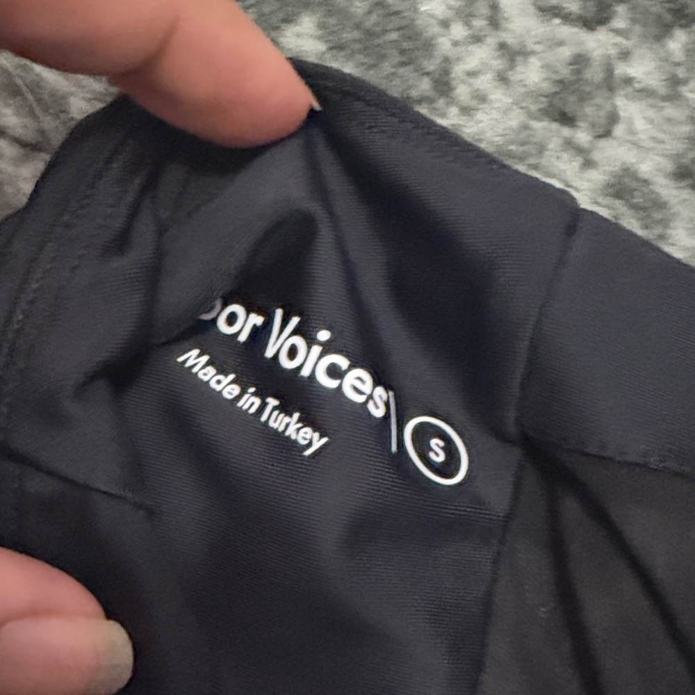 Outdoor Voices Zip Front Black Sports Bra - Picture 3 of 4